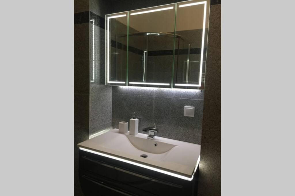New Cozy Apartment, Top Location, 12 Min To Center ウィーン エクステリア 写真